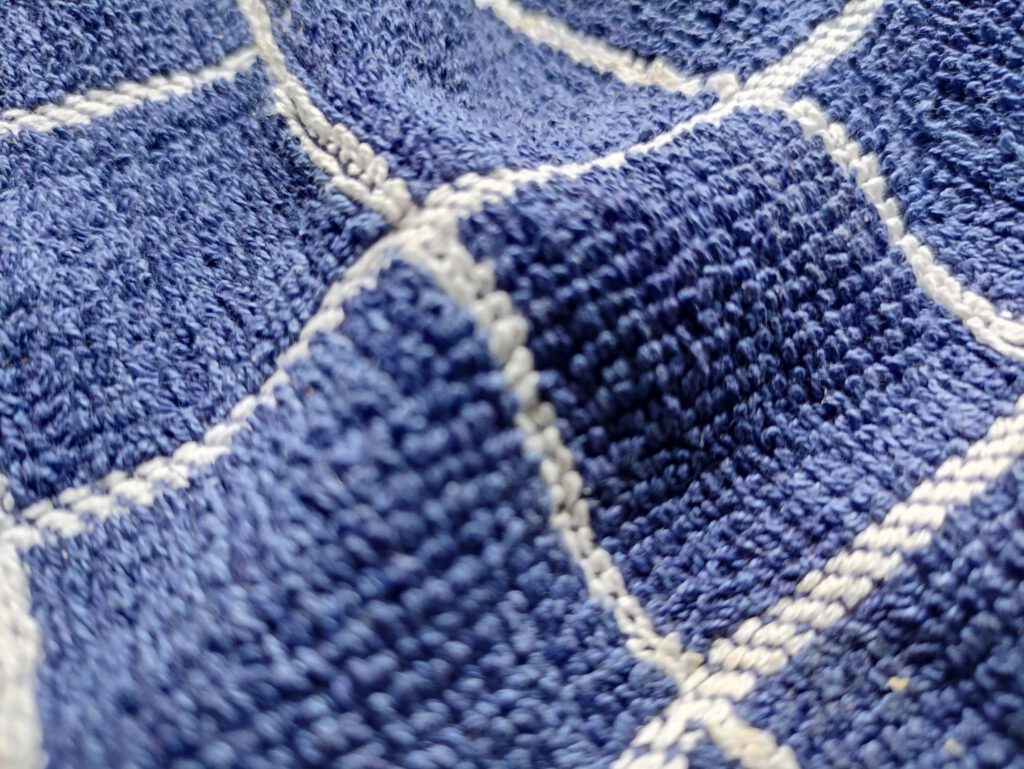 boring wavy towel
